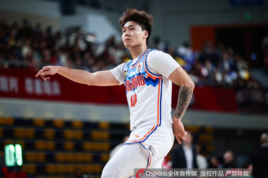 媒体人：想要赵睿 不仅要给新疆等价的补偿 且要得到其本人的认可